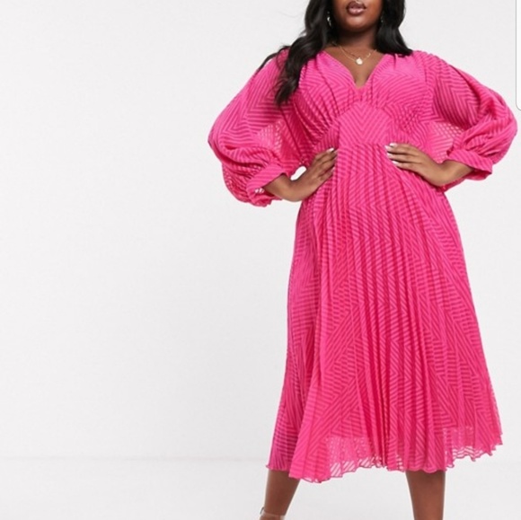 ASOS DESIGN Curve pleated batwing midi dress - Picture 4 of 5